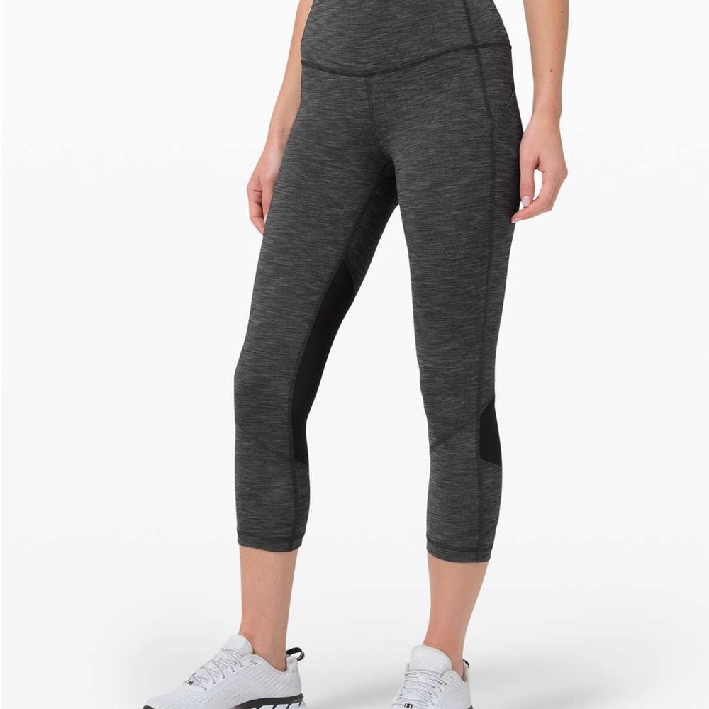 Lululemon Pace Rival Mid-Rise Crop 22”
Heathered Black / Black